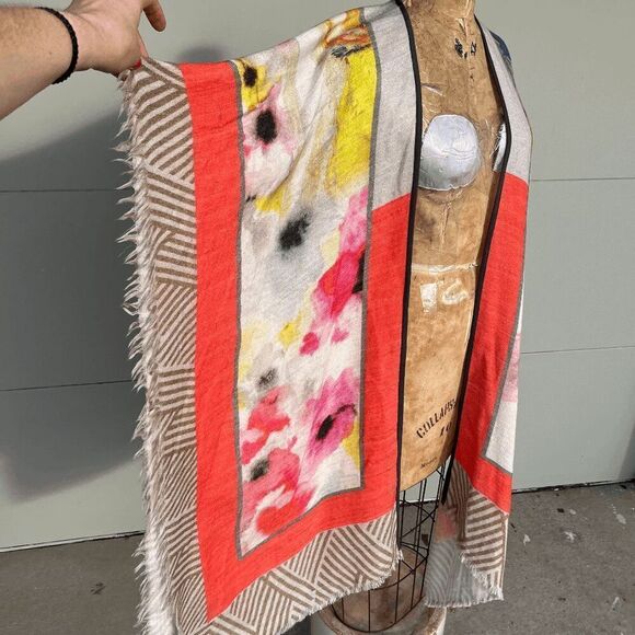 Blank London Vibrant Abstract Print Wool Blend Poncho - One Size - Picture 4 of 9